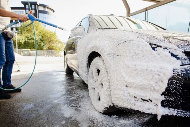شستشو و خشکشویی اتومبیل(کارواش) سردشت
