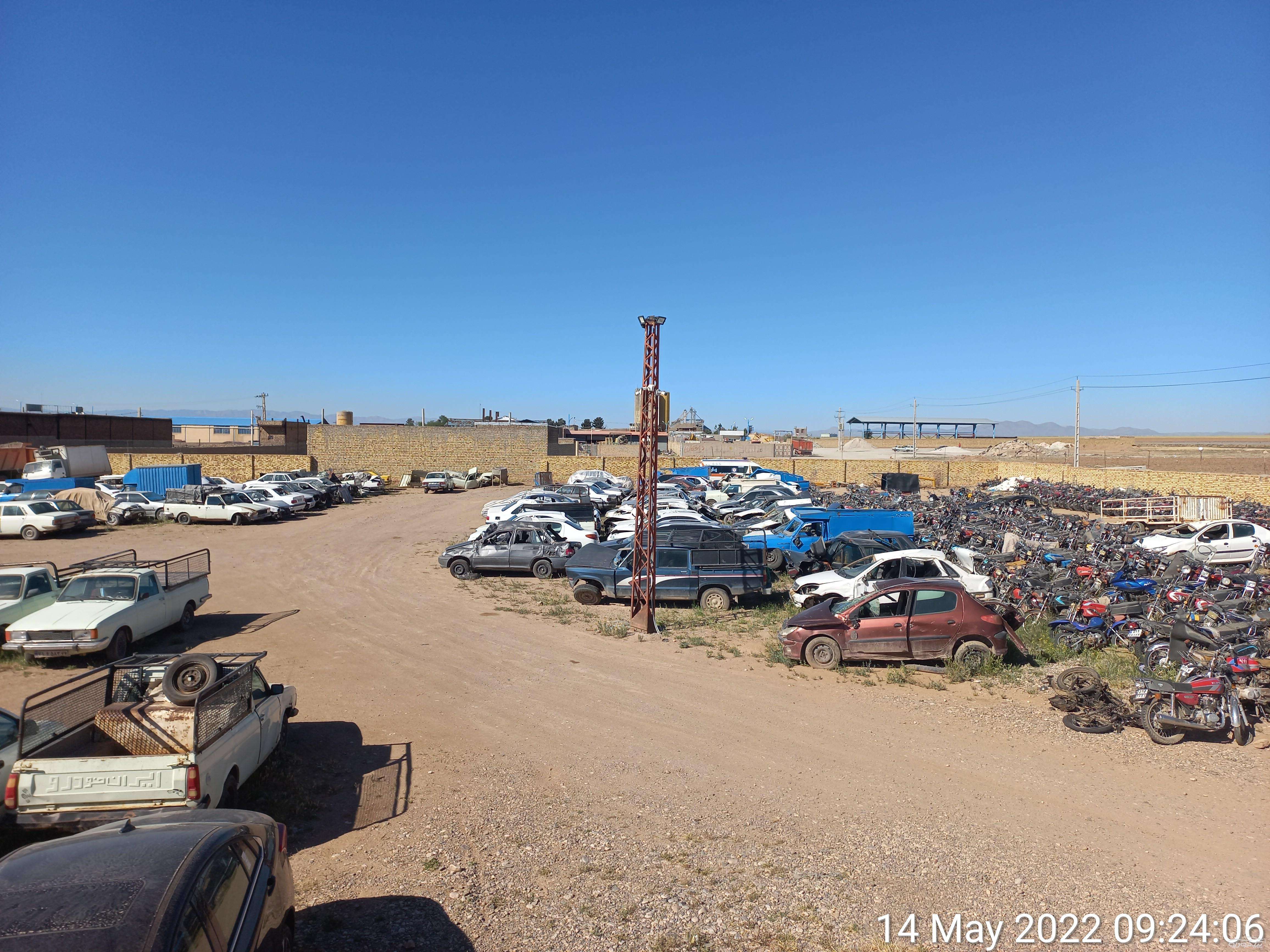 پارکینگ شبانه روزی خودرو تاکستان